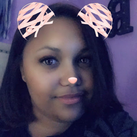 Meet your Posher, Rayna - Picture 1 of 1